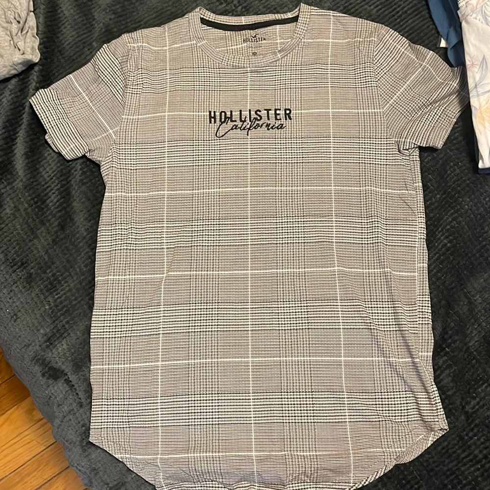 Hollister tshirt